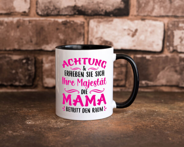 Achtung erheben sie sich | mama betritt den Raum Farbige Tasse - Kaffeetasse / Geschenk / Familie