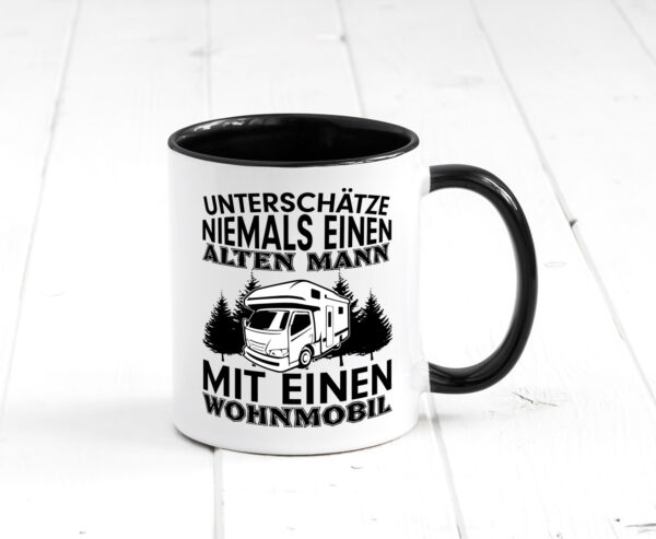 Alter Mann mit Wohnmobil | Männer Tasse | Camping Farbige Tasse - Kaffeetasse / Geschenk / Familie