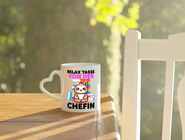 Relax Tasse: Chefin | Führungskraft | Vorgesetzte - Herzhenkel Tasse - Kaffeetasse / Geschenk / Familie