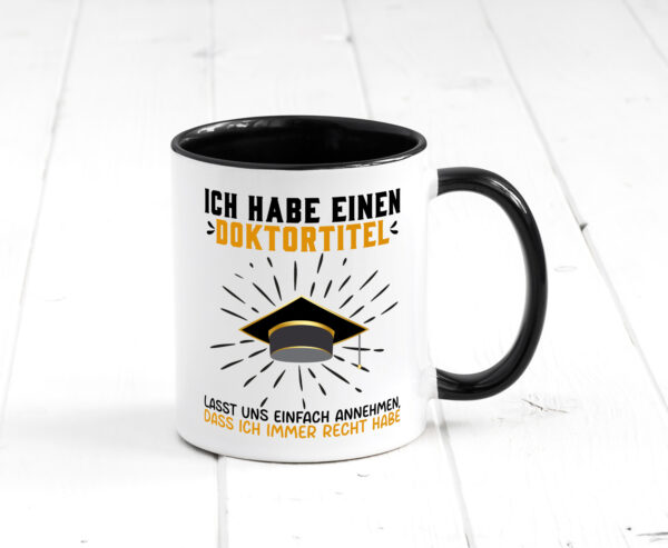 Ich habe einen Doktortitel | Beachlor | Abschluss Farbige Tasse - Kaffeetasse / Geschenk / Familie