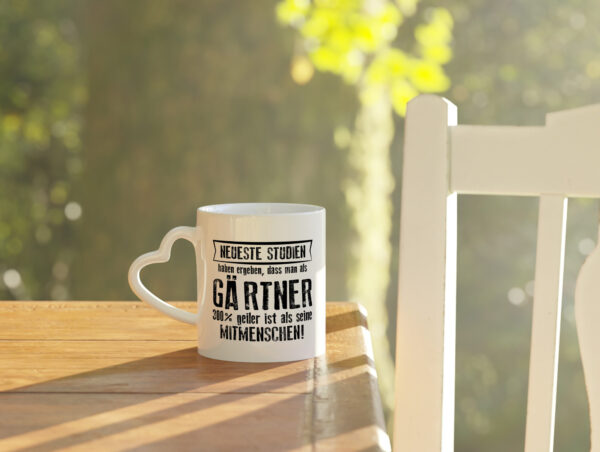 Neuste Studien: Gärtner | Gartenbau - Herzhenkel Tasse - Kaffeetasse / Geschenk / Familie