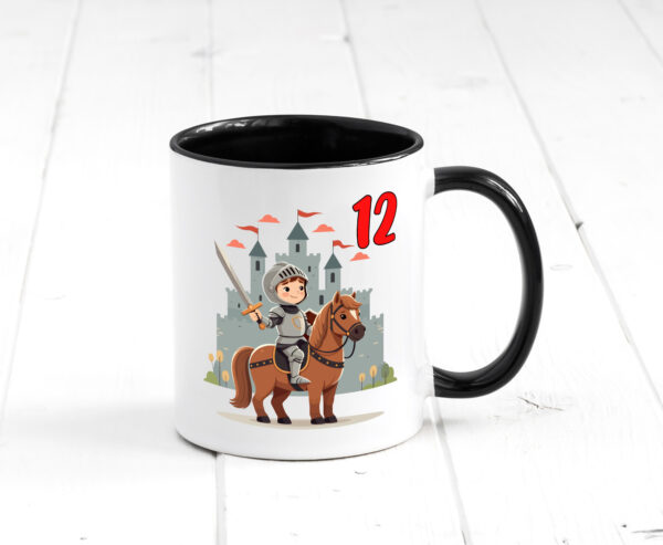 12. Geburtstag | 12 Jahre | Ritter | Junge | Schloss Farbige Tasse - Kaffeetasse / Geschenk / Familie