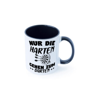 Die Harten gehen zum Darten | Dart Tasse | Dartspieler Farbige Tasse - Kaffeetasse / Geschenk / Familie