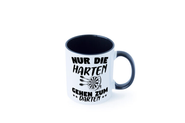 Die Harten gehen zum Darten | Dart Tasse | Dartspieler Farbige Tasse - Kaffeetasse / Geschenk / Familie