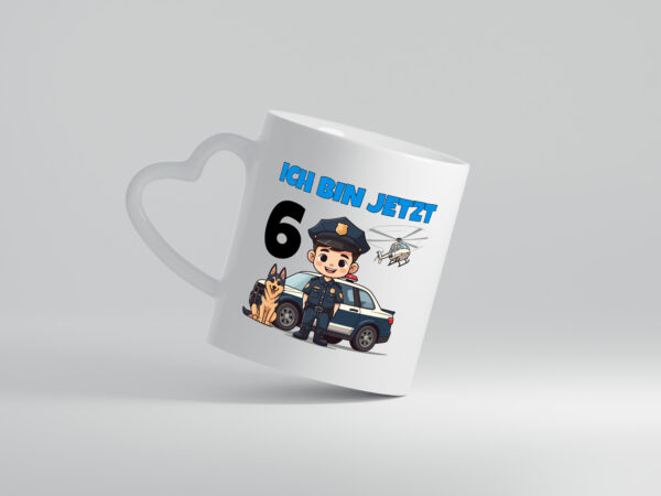 6. Geburtstag | 6 Jahre | Polizei Kind | Polizeiauto - Herzhenkel Tasse - Kaffeetasse / Geschenk / Familie