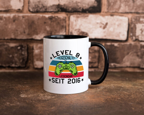 Level 8 | legendär seit 2016 | Controller Farbige Tasse - Kaffeetasse / Geschenk / Familie