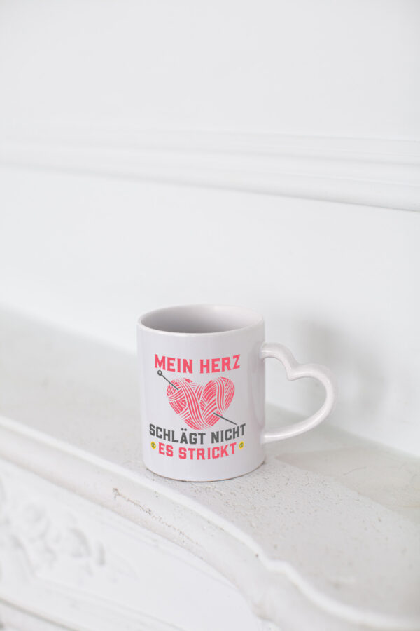 Mein Herz strickt | Wollherz | Stricknadel - Herzhenkel Tasse - Kaffeetasse / Geschenk / Familie