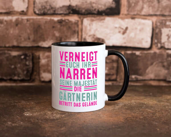 Verneigt euch: Gärtnerin | Gartenbau Farbige Tasse - Kaffeetasse / Geschenk / Familie