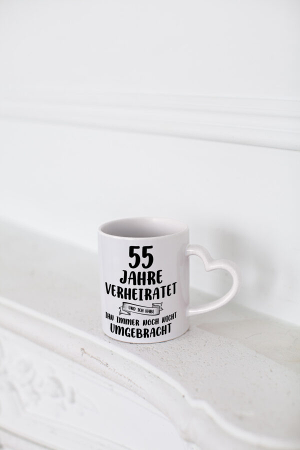 55 Jahre Verheiratet, immer noch am Leben! - Herzhenkel Tasse - Kaffeetasse / Geschenk / Familie