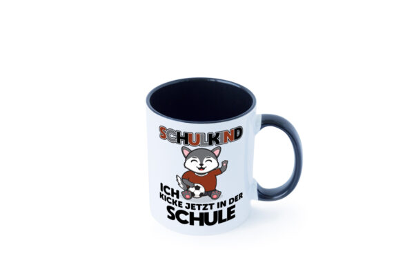 Ich kicke jetzt in der Schule | Fußball | Fußball Kind Farbige Tasse - Kaffeetasse / Geschenk / Familie