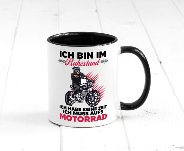 Rentner muss aufs Motorrad | Ruhestand | Motorrad Farbige Tasse - Kaffeetasse / Geschenk / Familie