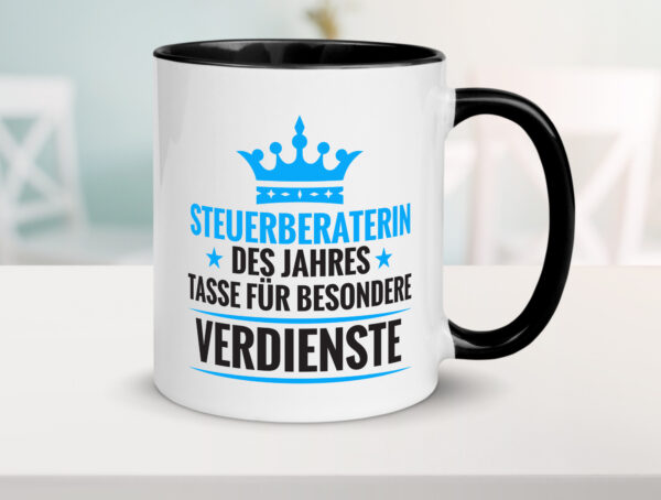 Besonderer Verdienst: Steuerberaterin | Steuer Beratung Farbige Tasse - Kaffeetasse / Geschenk / Familie