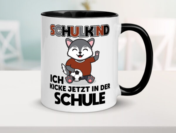 Ich kicke jetzt in der Schule | Fußball | Fußball Kind Farbige Tasse - Kaffeetasse / Geschenk / Familie