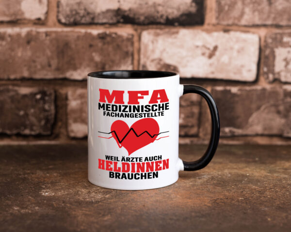 MFA weil ärzte auch Heldinen brauchen | MFA Farbige Tasse - Kaffeetasse / Geschenk / Familie