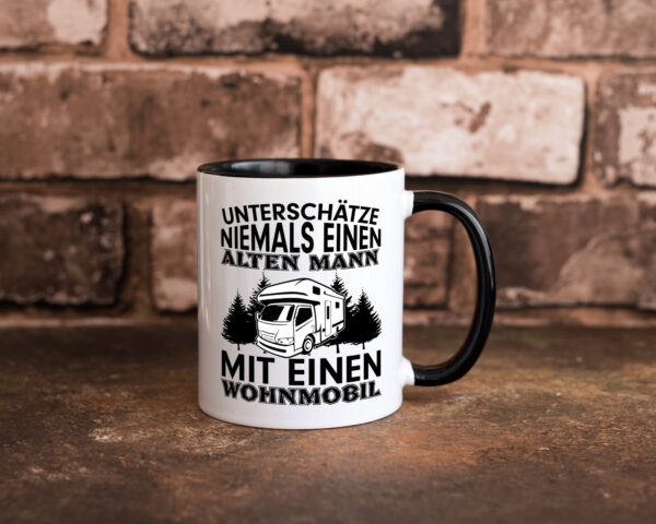 Alter Mann mit Wohnmobil | Männer Tasse | Camping Farbige Tasse - Kaffeetasse / Geschenk / Familie