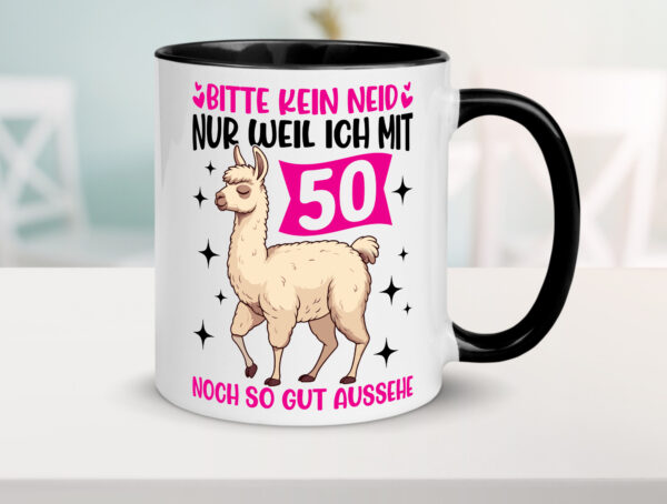 50. Geburtstag | 50 Jahre | Lama | gut aussehen Farbige Tasse - Kaffeetasse / Geschenk / Familie