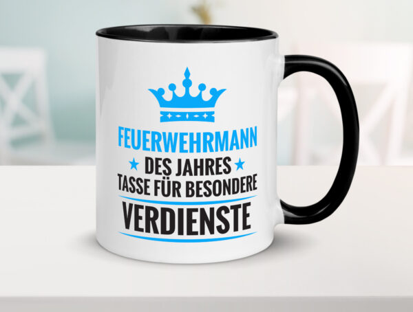 Besonderer Verdienst: Feuerwehrmann | Feuerwehr Farbige Tasse - Kaffeetasse / Geschenk / Familie