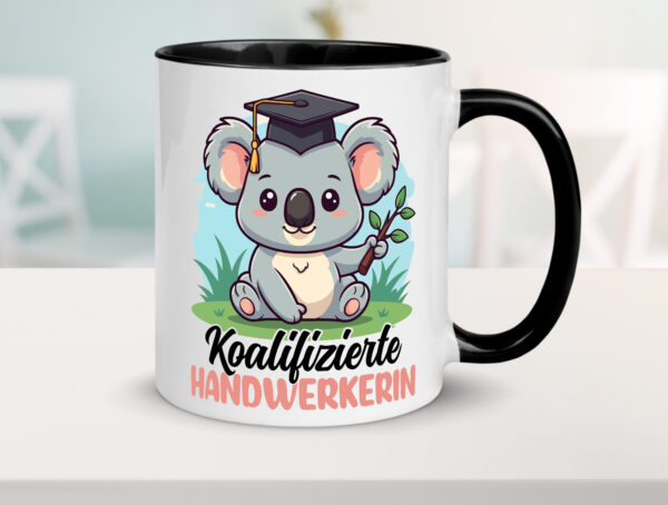 Koalifizierte Handwerkerin | Handwerkerinnen Farbige Tasse - Kaffeetasse / Geschenk / Familie