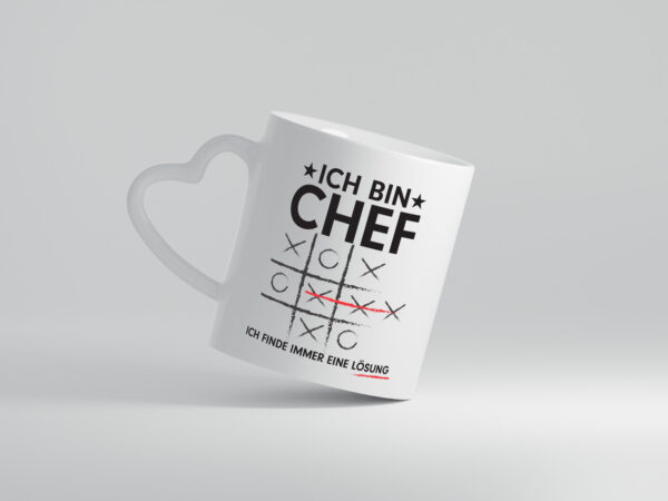 Lösung Finden: Chef | Führungskraft | Vorgesetzter - Herzhenkel Tasse - Kaffeetasse / Geschenk / Familie