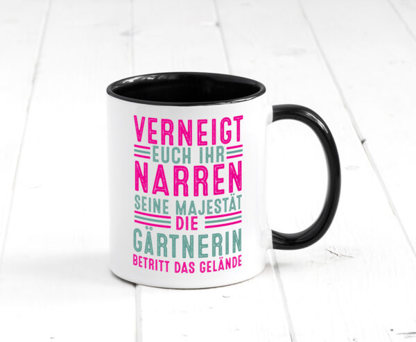 Verneigt euch: Gärtnerin | Gartenbau Farbige Tasse - Kaffeetasse / Geschenk / Familie