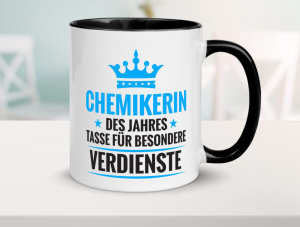 Besonderer Verdienst: Chemikerin | Chemie | Labor Farbige Tasse - Kaffeetasse / Geschenk / Familie