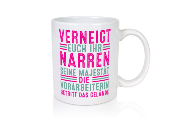 Verneigt euch: Vorarbeiterin | Kollegin | Teamleiter v2 - Tasse Weiss - Kaffeetasse / Geschenk / Familie