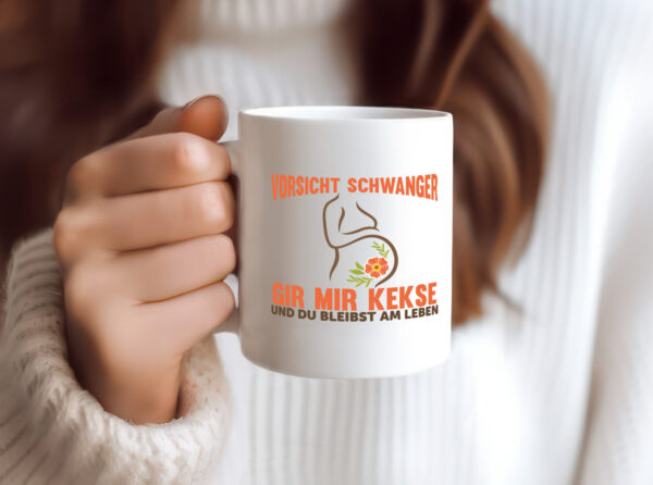 Vorsicht schwanger | Spruchtasse | Kekse | Statement - Tasse Weiss - Kaffeetasse / Geschenk / Familie
